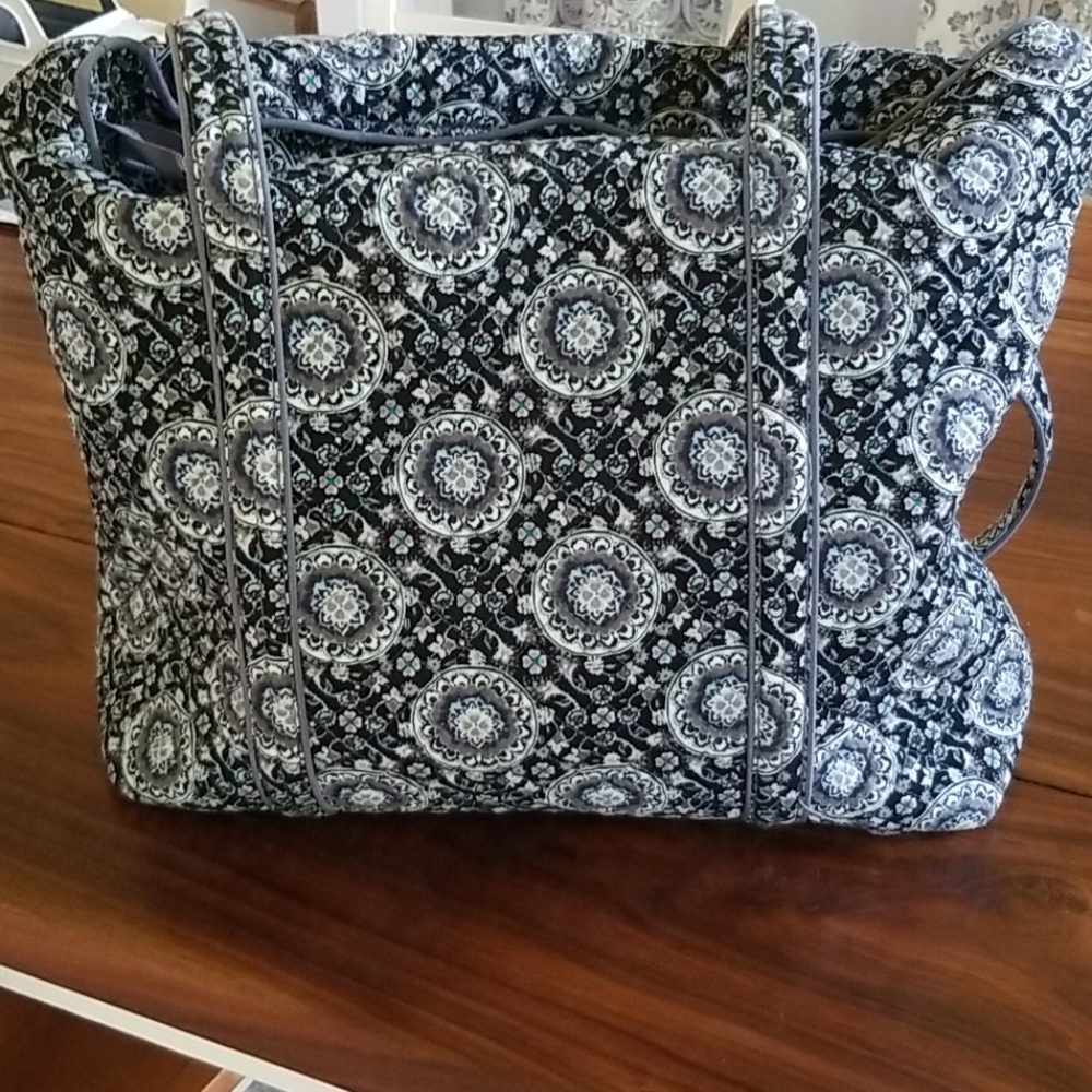 Vera bradley shoulder bag